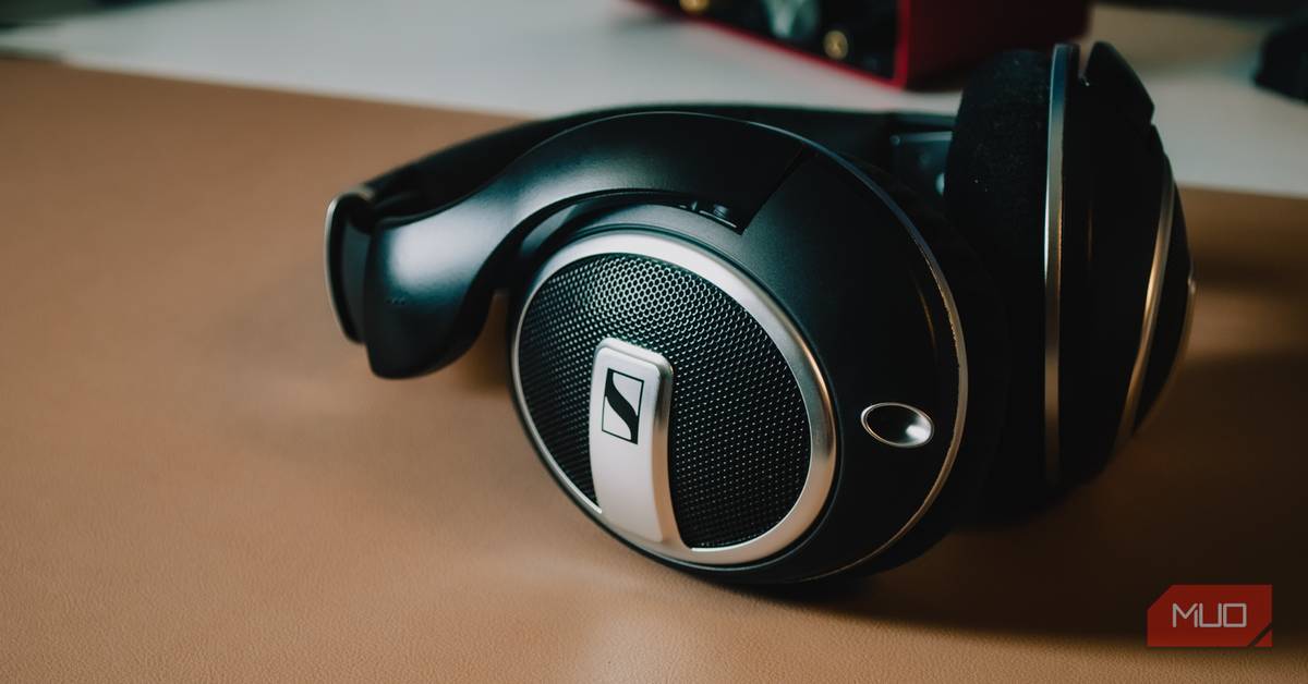 sennheiser-hd599-se-on-brown-