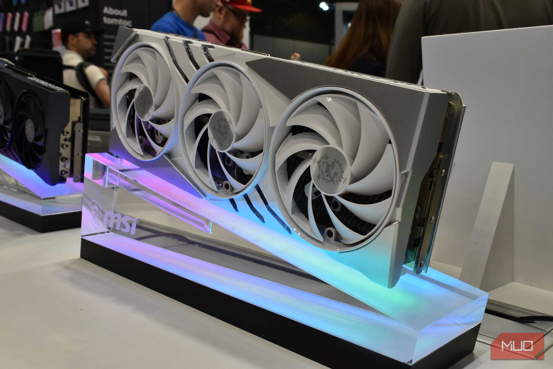 msi 4070 slimline gpu on msi stand