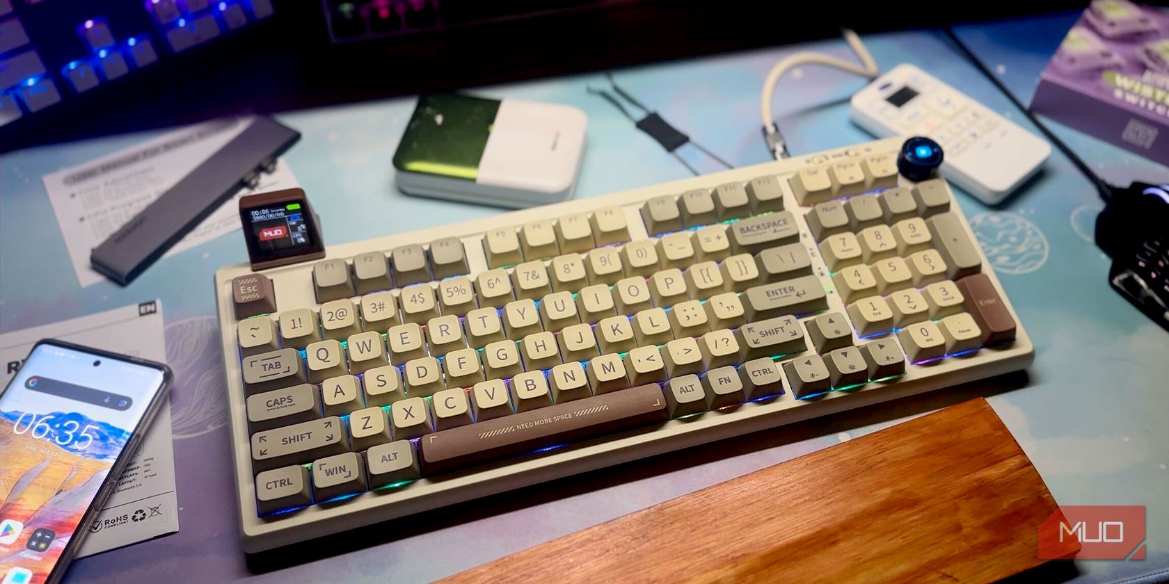 Epomaker RT100 Review: A Quiet and Comfortable Typing Experience