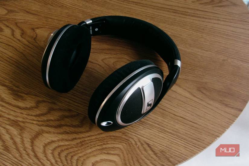 Sennheiser HD 599 SE Review: Killer Open-Back Headphones on