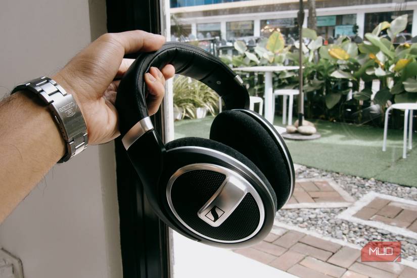 Sennheiser HD 599 SE Review: Killer Open-Back Headphones on