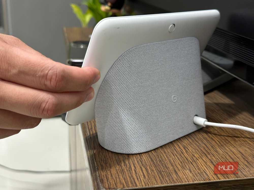 Камера Nest Hub Max в офисе Google Nest Hub Max крупным планом