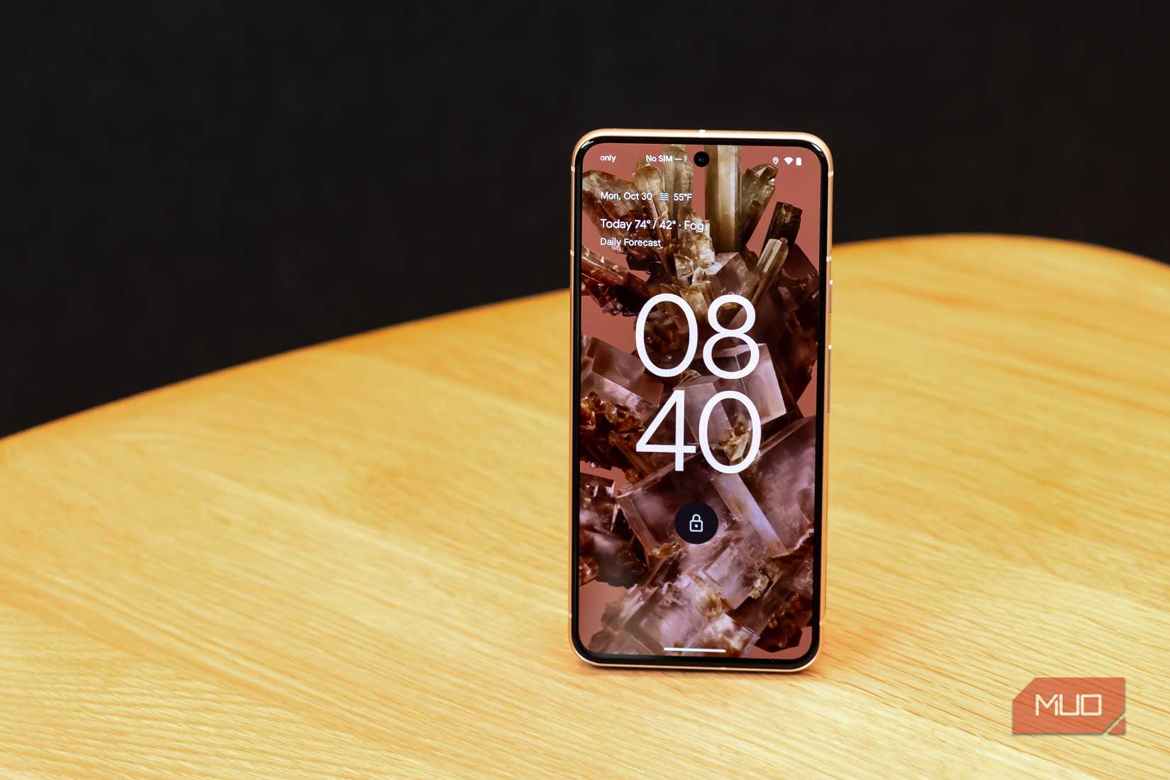 Lock screen of the Google Pixel 8