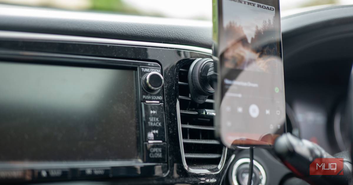 Pitaka MagEZ Car Mount Pro 2 Review: Neat NFC Features, but Way 