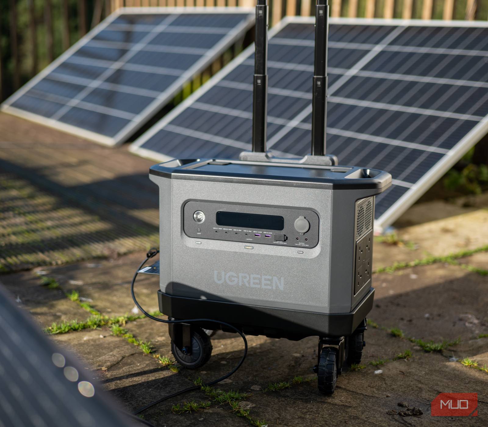 Ugreen PowerRoam 2200 Review: The Best High Capacity Portable 