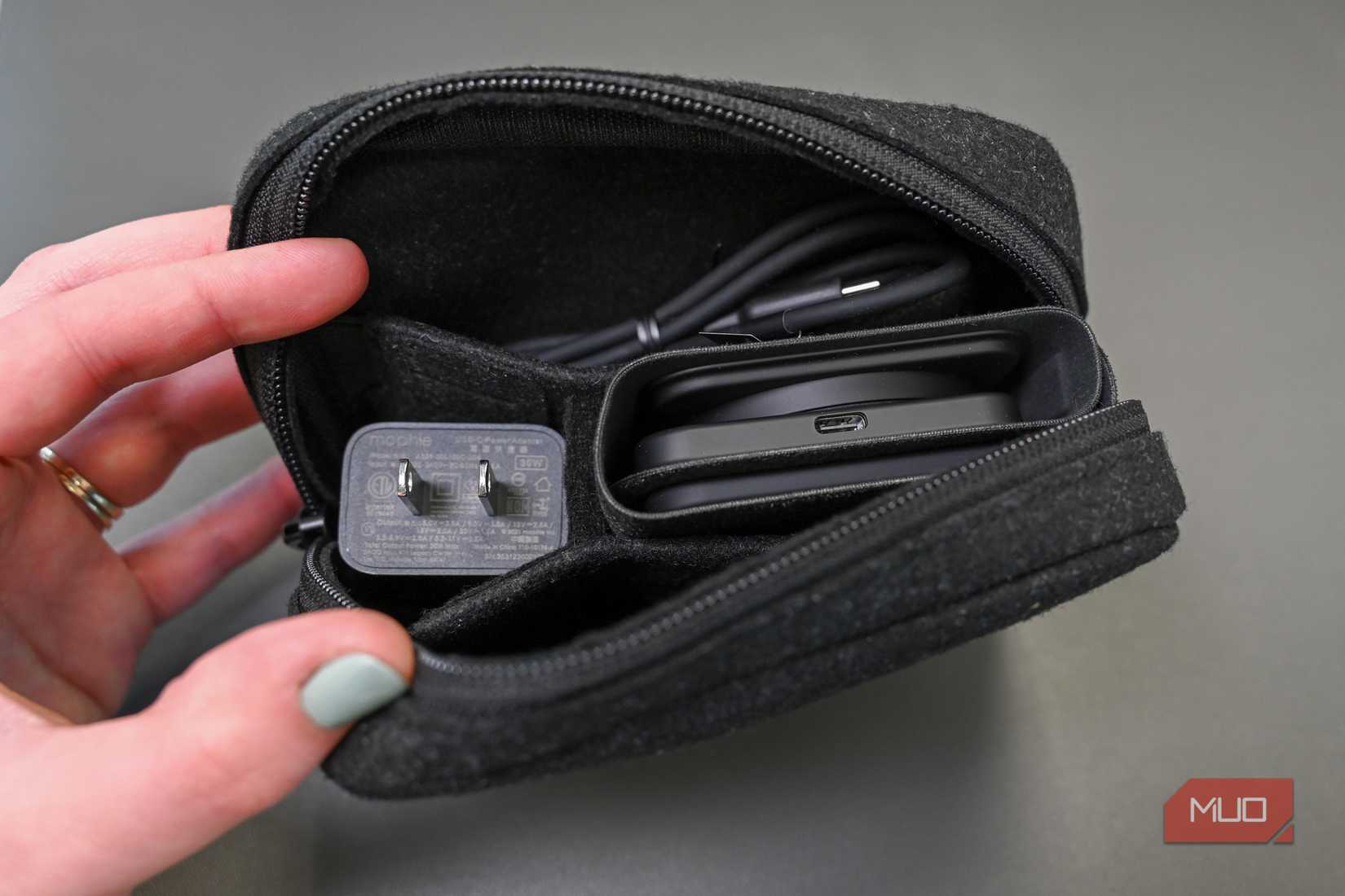 mophie 3-in-1 travel charger bag