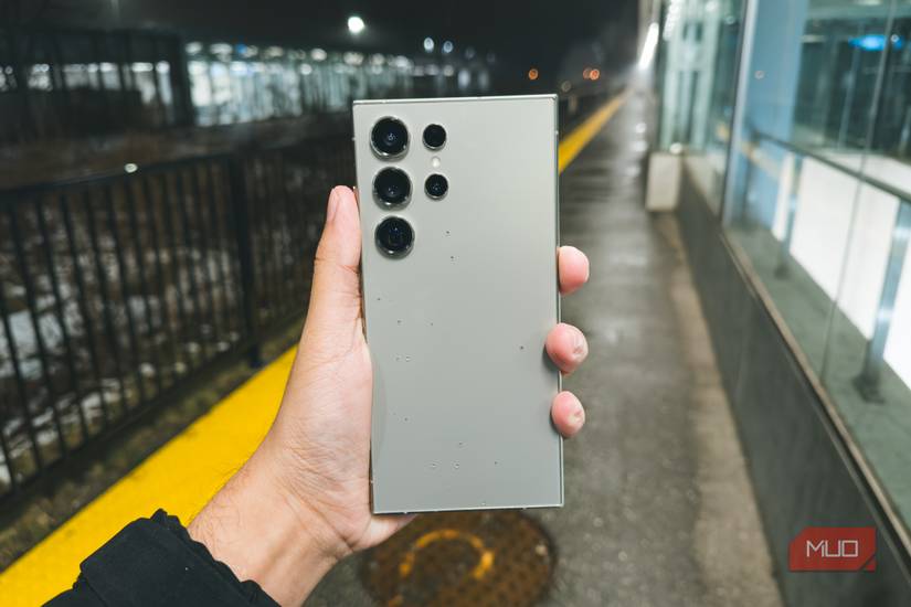 گلکسی S24 Ultra – در دست