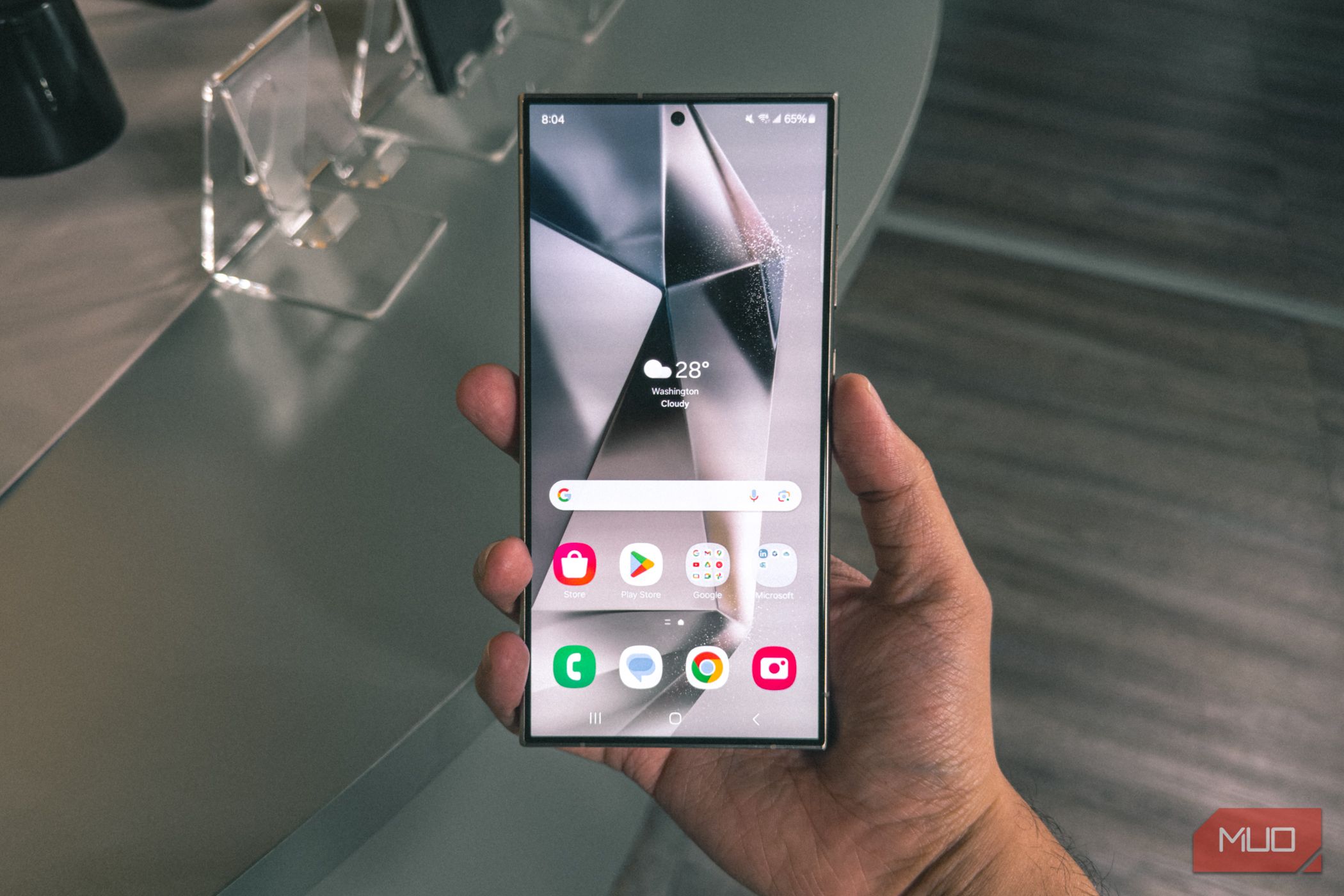 Samsung Galaxy S24 Ultra in hand front