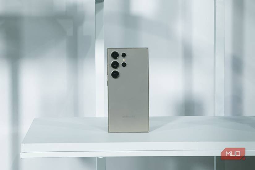 گلکسی S24 Ultra – پشت تیتانیوم خاکستری