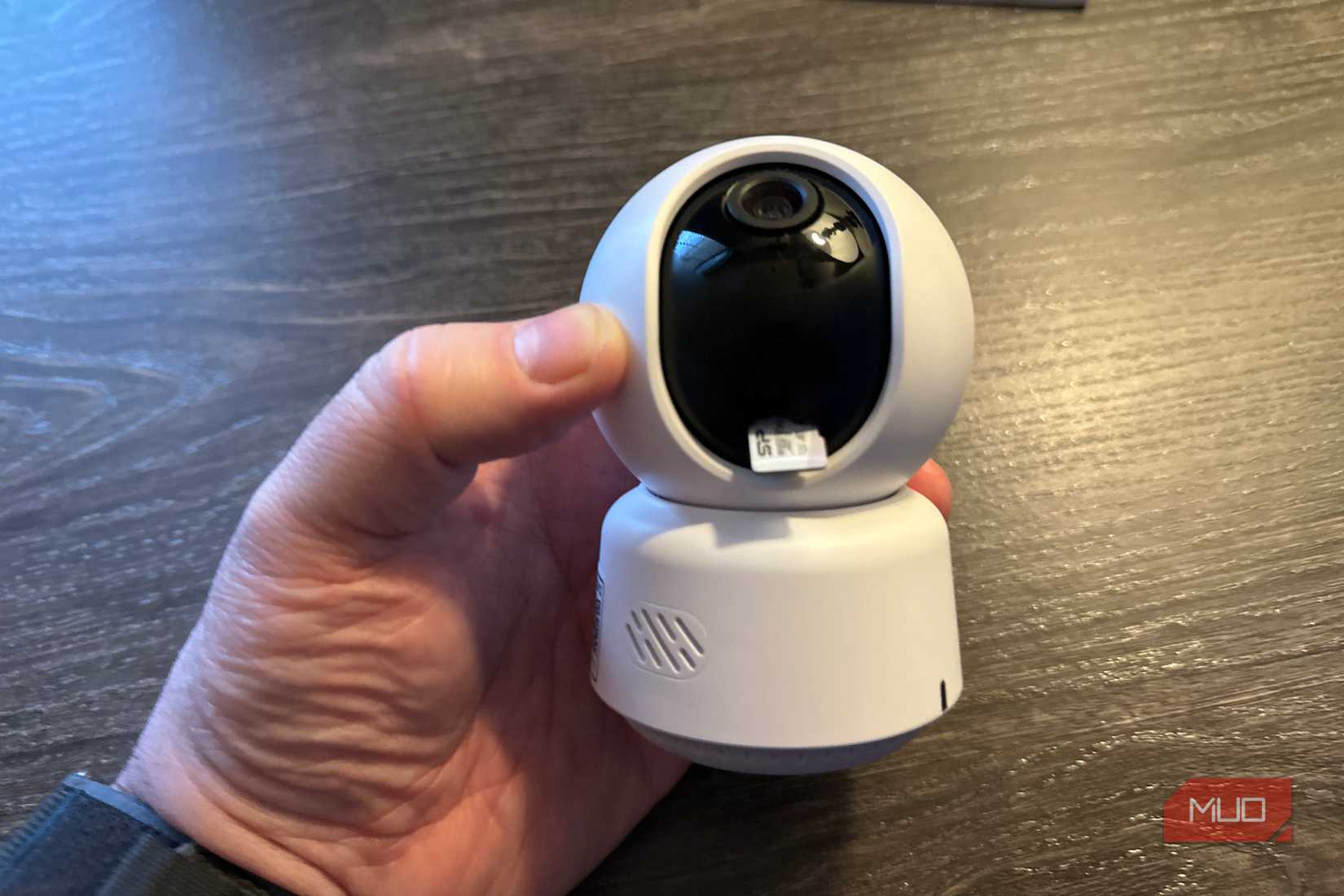 Every time you save a photo to an SD card, you're slowly destroying it ...