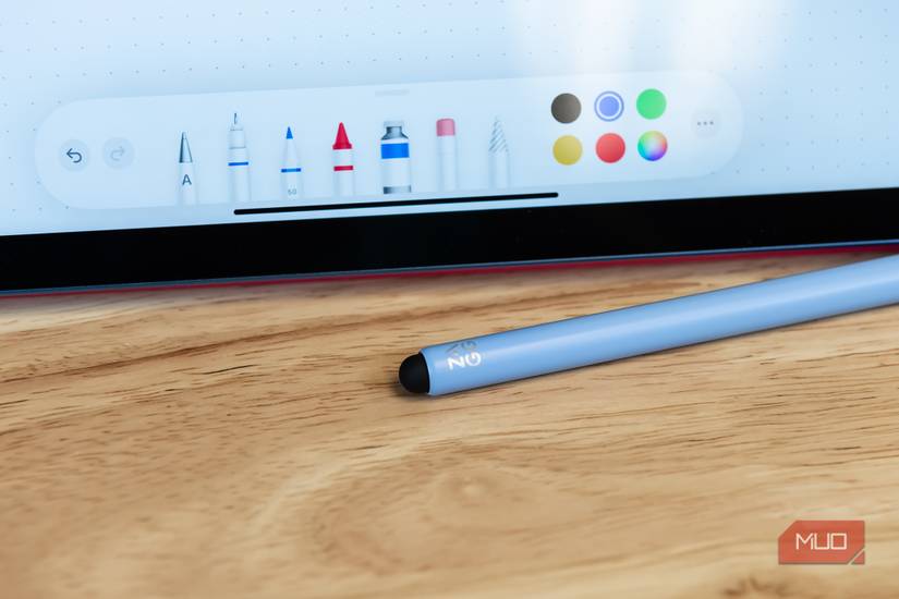 نقطهٔ خازنی در بالای ZAGG Pro Stylus 2