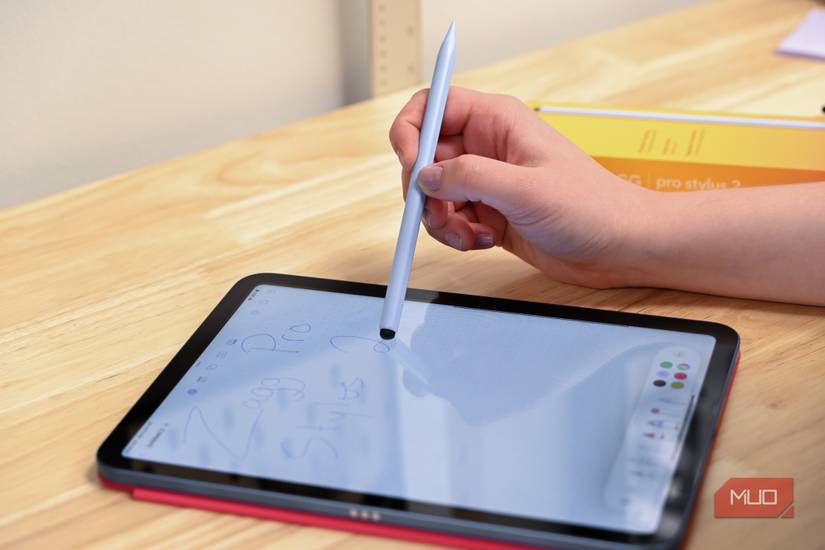 استفاده از نقطهٔ خازنی عقب ZAGG Pro Stylus 2