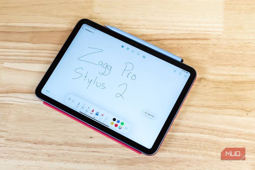 استایلوس ZAGG Pro بر روی آی‌پد در برنامهٔ رسم