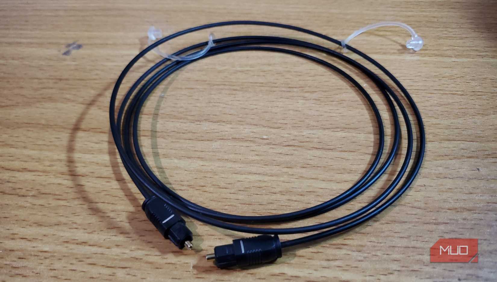 An optical cable for connecting a soundbar to a TV