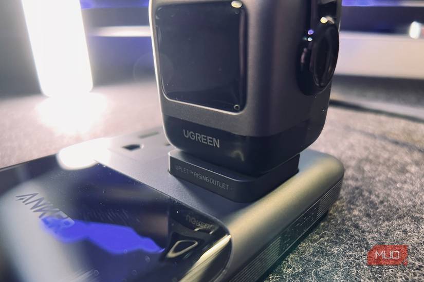 Anker Prime 6‑in‑1 خروجی دموی بازشو