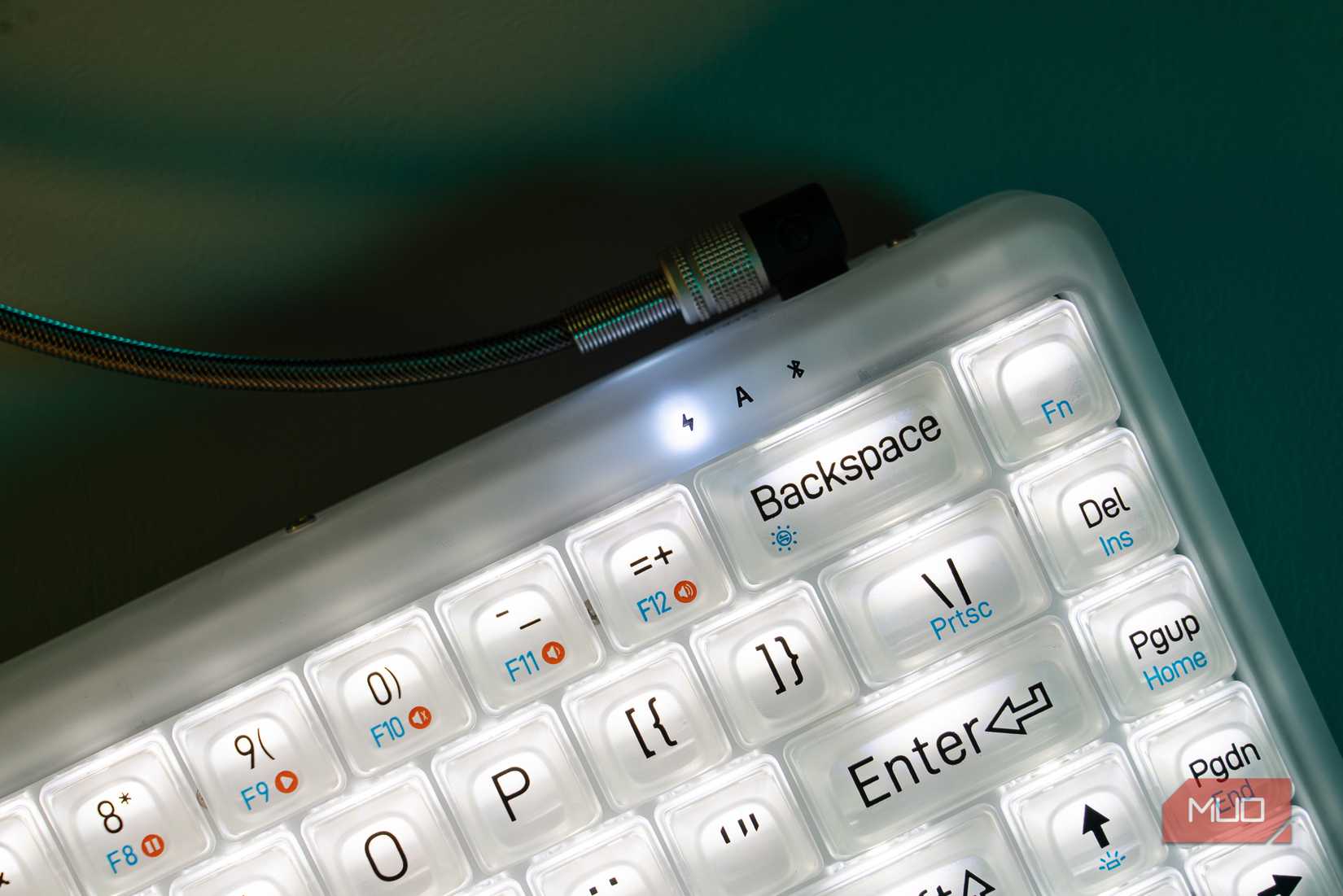 کیبورد مکانیکی شفافت نیمهشفاف LOFREE 1 متصل از طریق USB‑C