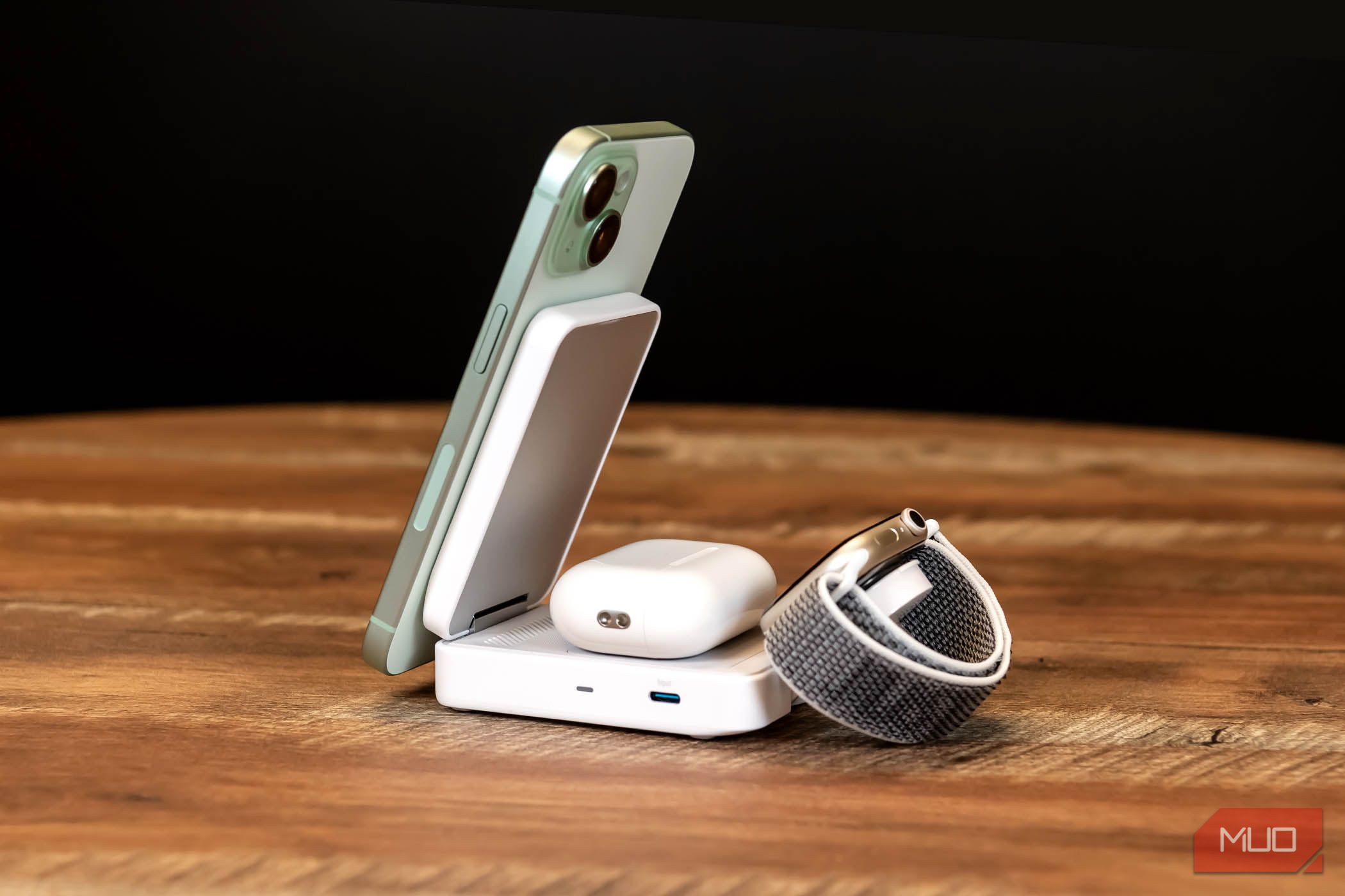 Anker MagGo Wireless Charging Station (Foldable 3-in-1) Review: A