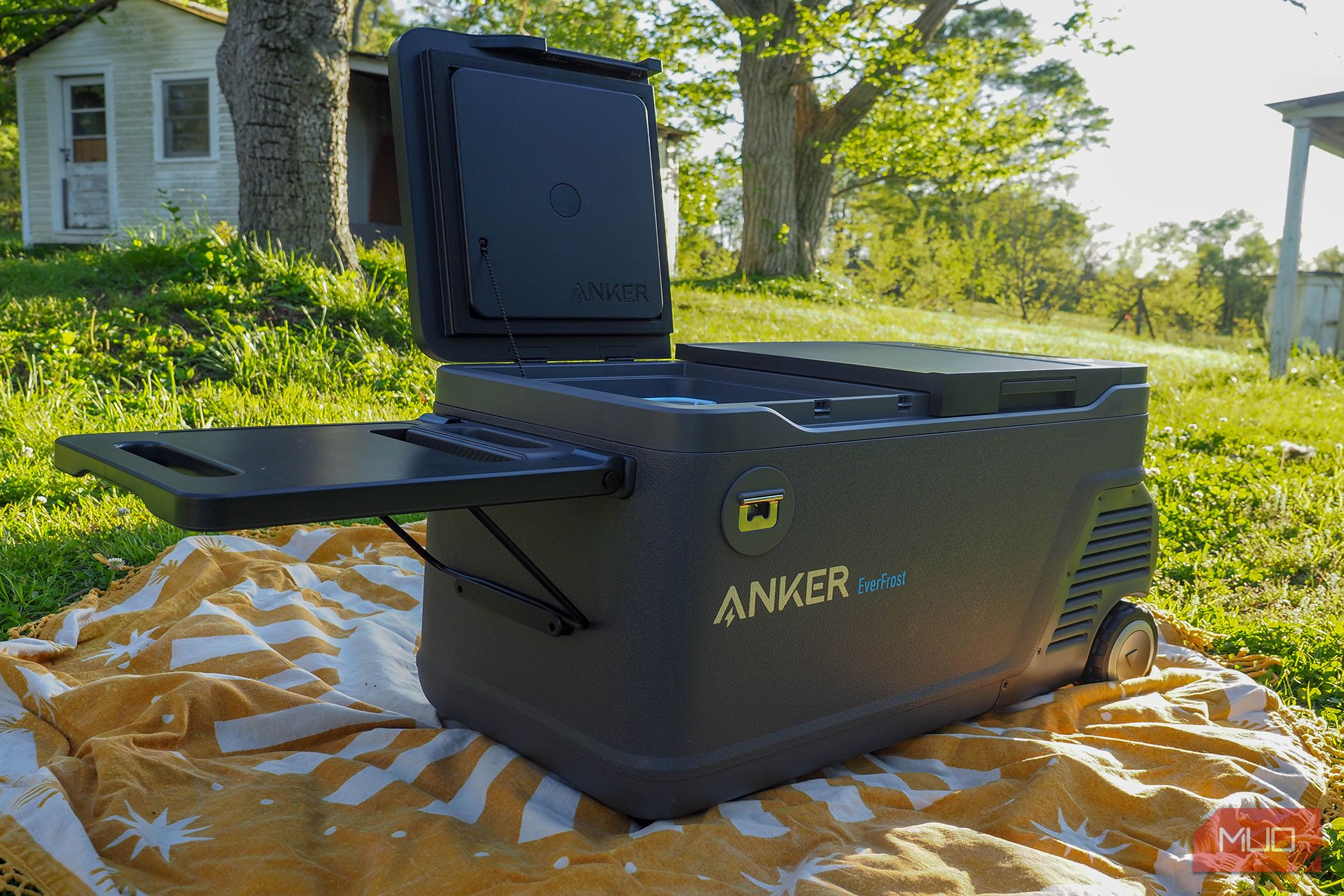 2気室 Anker EverFrost Powered Cooler 50 Anker EverFrost Powered Cooler—Everlasting Coolness. Anytime