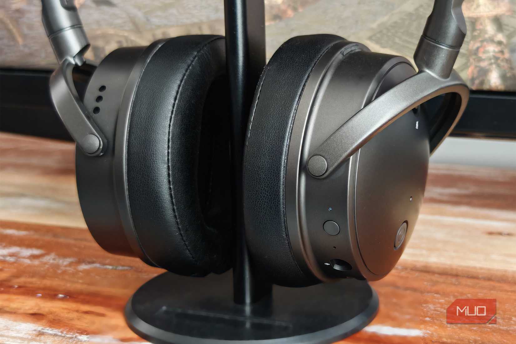 Audeze Maxwell ear cups
