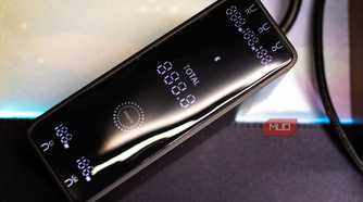 Baseus 240W Digital GaN Charger screen