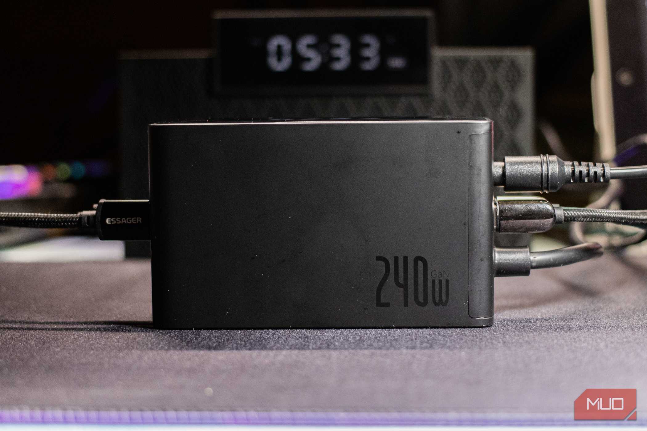 Baseus 240W Digital GaN Charger with five devices