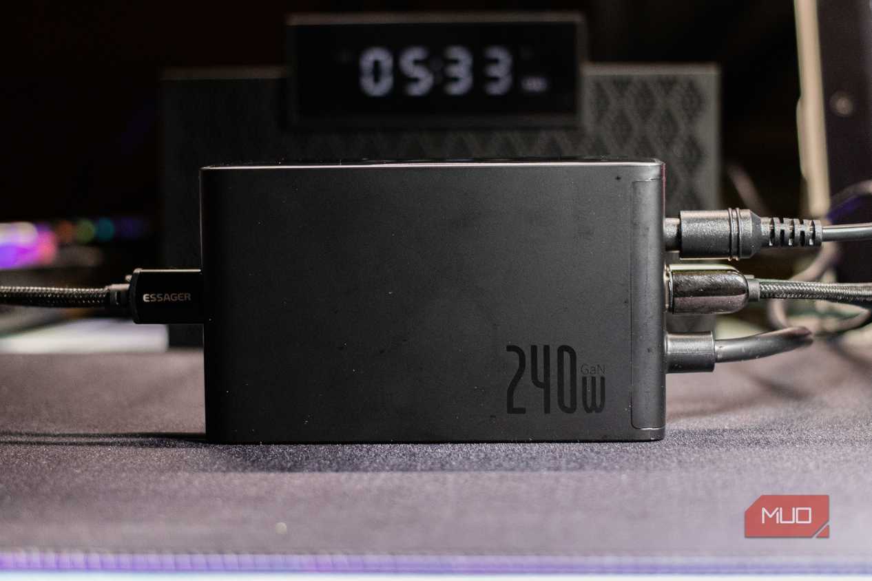 Baseus 240W Digital GaN Charger with five devices