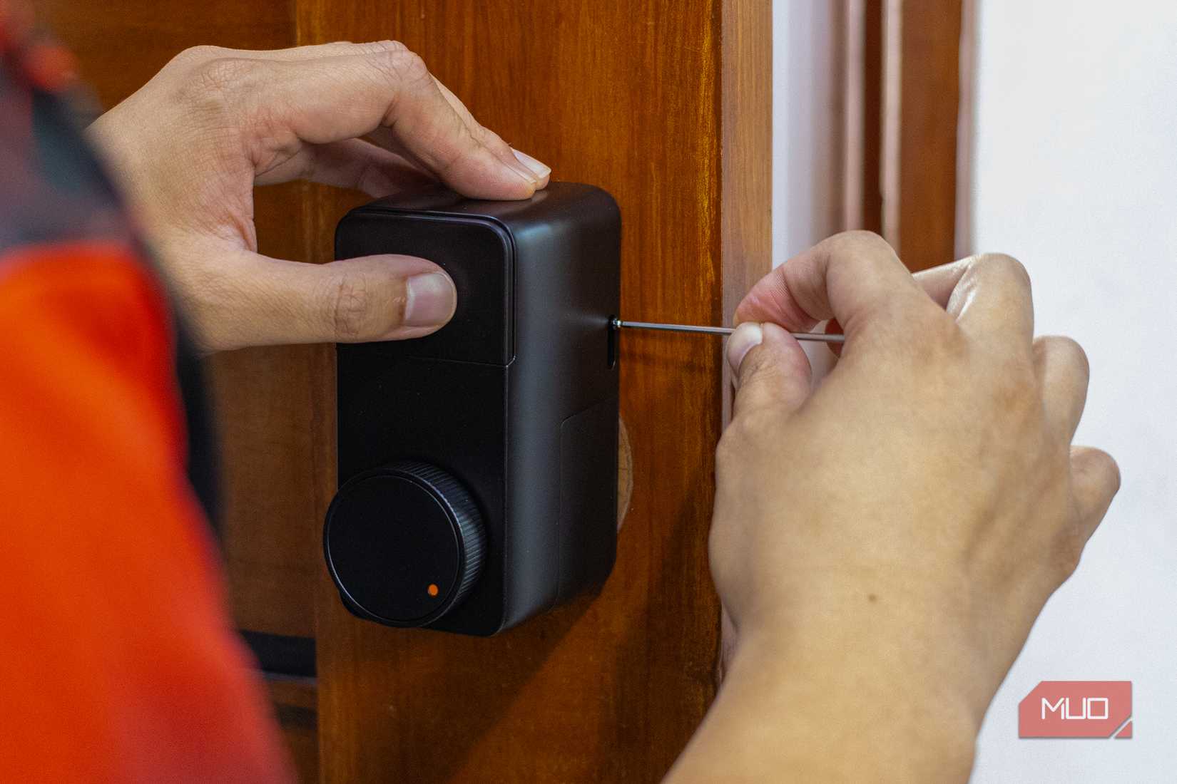 نصب قفل SwitchBot Lock Pro