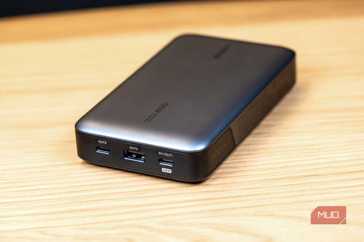 angled-view-of-the-ugreen-100w-20000mah-power-bank-2jpg_53494549712_o-1