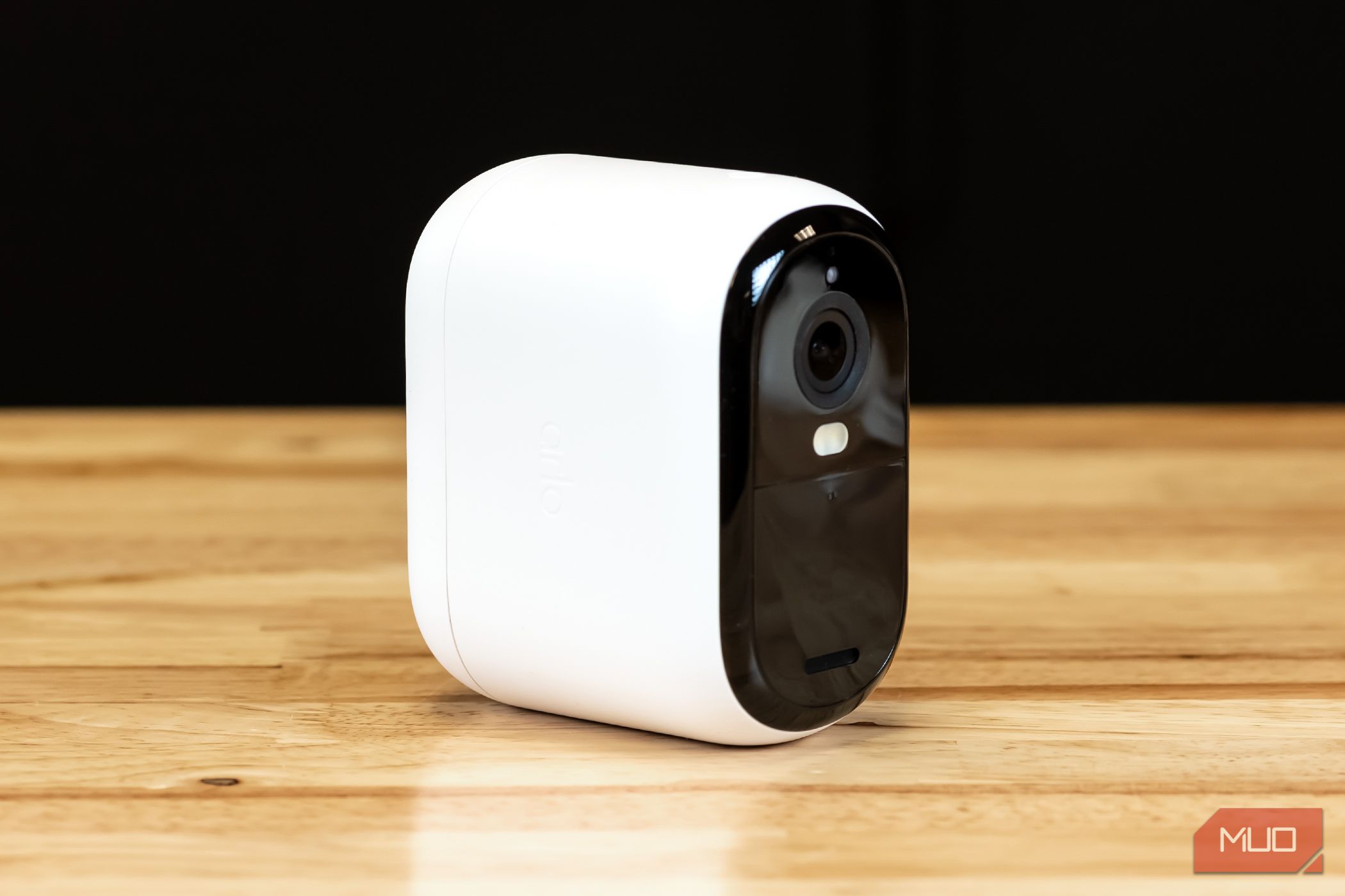 Arlo エッセンシャル アウトドア カメラ 2台セット Arlo Essential Wire-Free Indoor/Outdoor 2K Security Camera