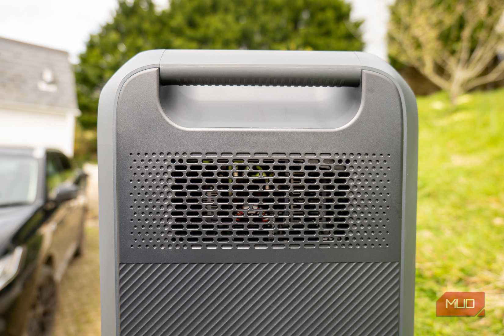 Bluetti AC200L Portable Power Station Review: The Smartest Big Battery Yet
