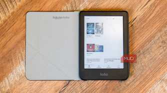 Kobo Clara Colour in Case on desk