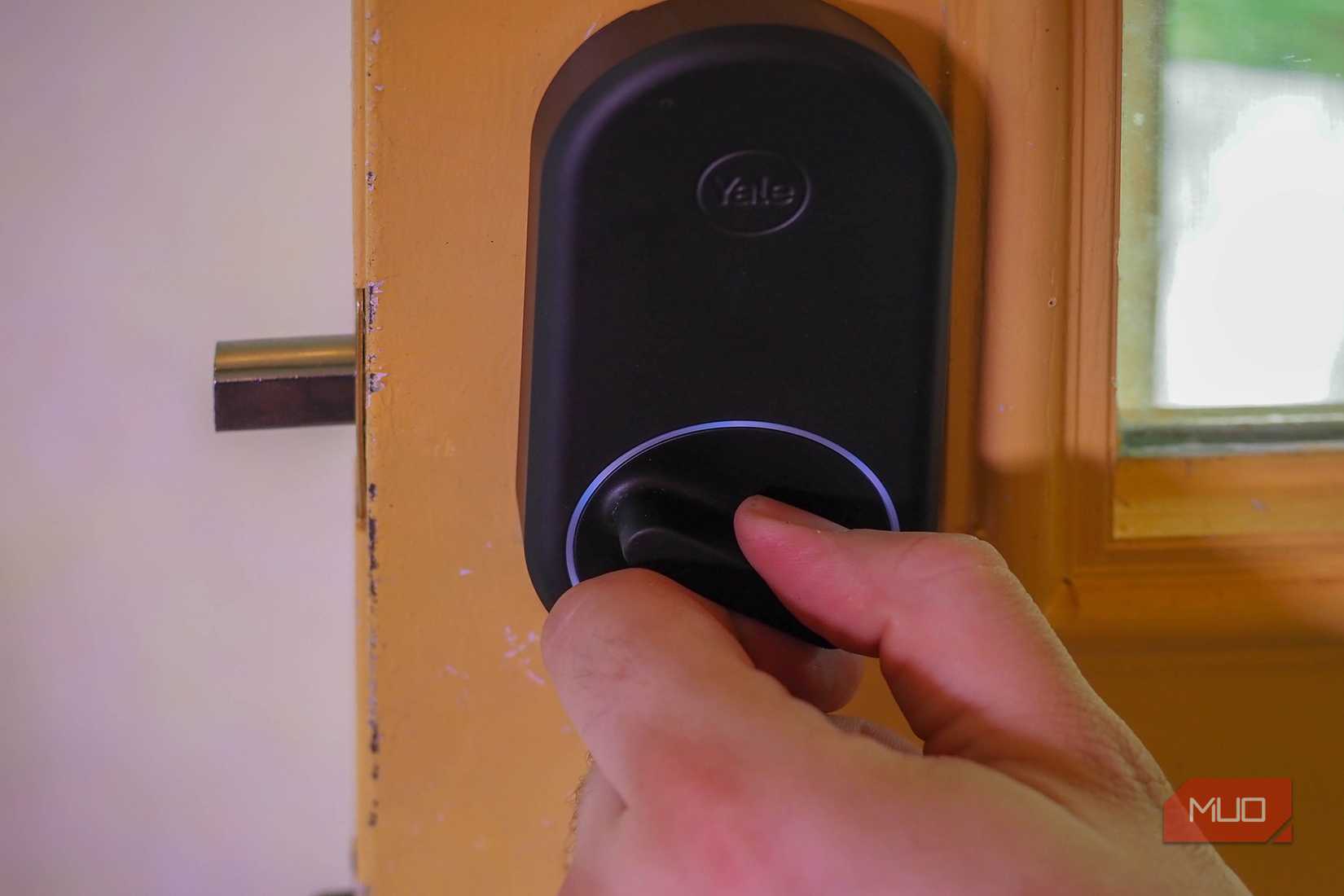 Yale Approach Lock (With Yale Keypad) Review: Easy-to-Use Timed Auto ...