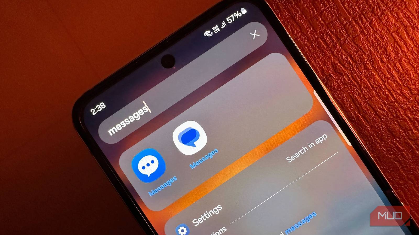 5 функций Samsung Messages, которых не хватает Google Messages Интерфейсы приложений Google Messages и Samsung Messages