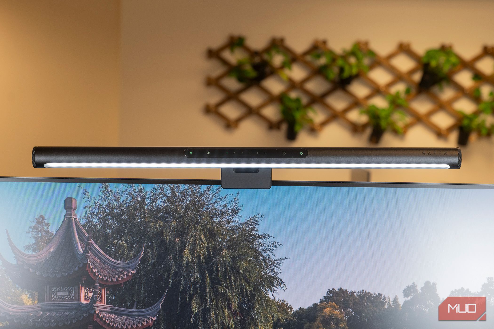 Razer Aether Monitor Light Bar Review: Perfect for Gamers