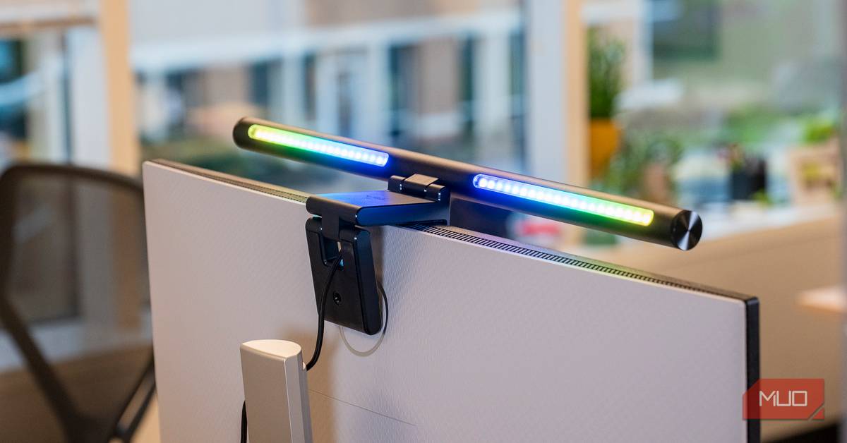 Razer Aether Monitor Light Bar Review: Perfect for Gamers