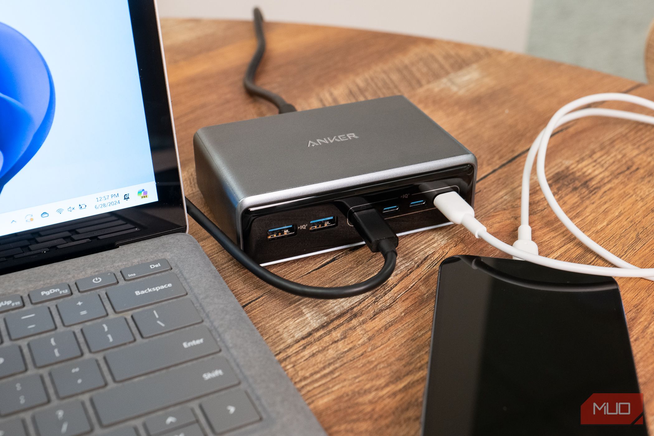 a*r様 Anker Prime Charger 200W 6ポート Amazon.com: Anker Prime Charger, 200W 6-Port GaN Charging