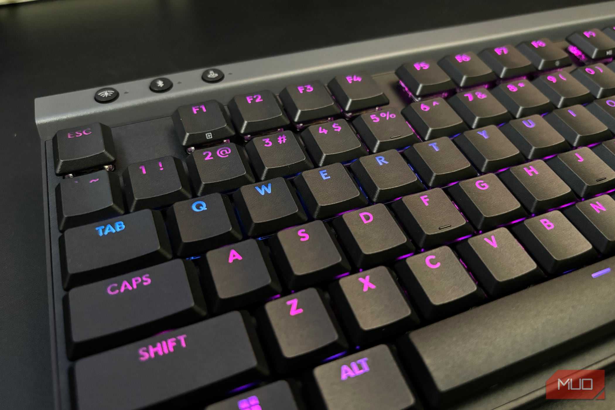 Illuminated QWERTY keys on the Logitech G515 LIGHTSPEED TKL