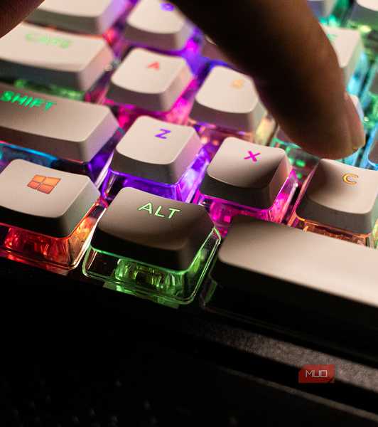 MacBook Not Entering Sleep Mode When the Lid Is Closed? 6 Fixes to Try