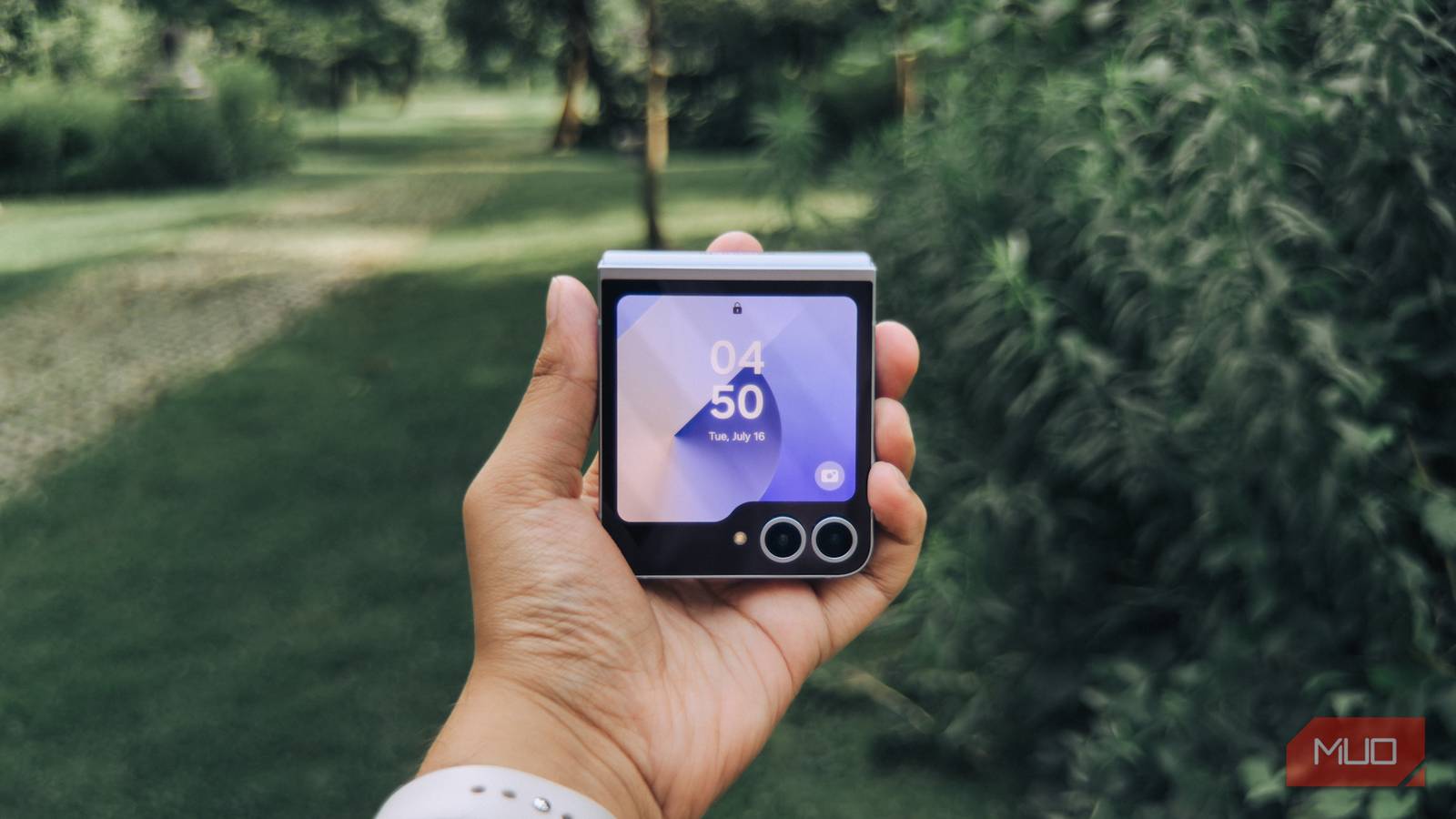 Samsung Galaxy Z Flip Review: Mighty Small Update