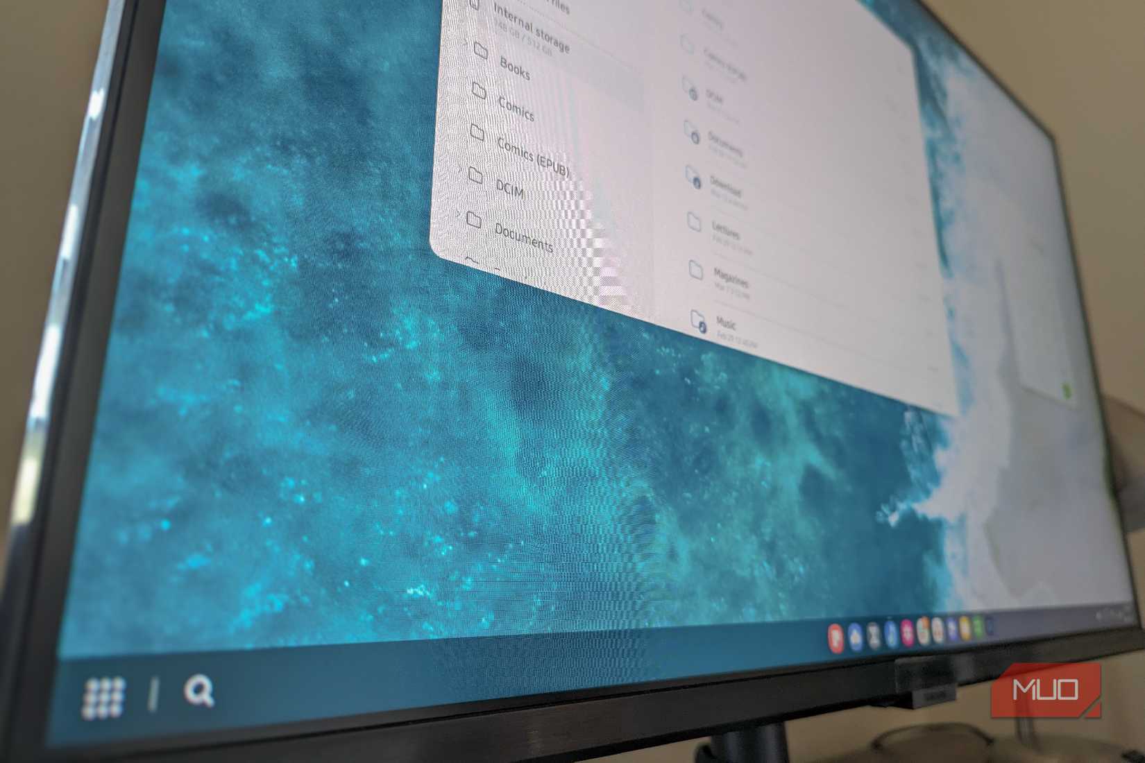 Samsung DeX on a monitor.
