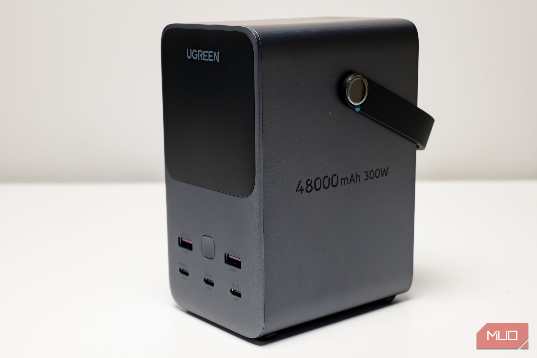 UGREEN ポータブル電源 48,000mAh 300W Ugreen 48000mAh Portable Power Bank review: more power and