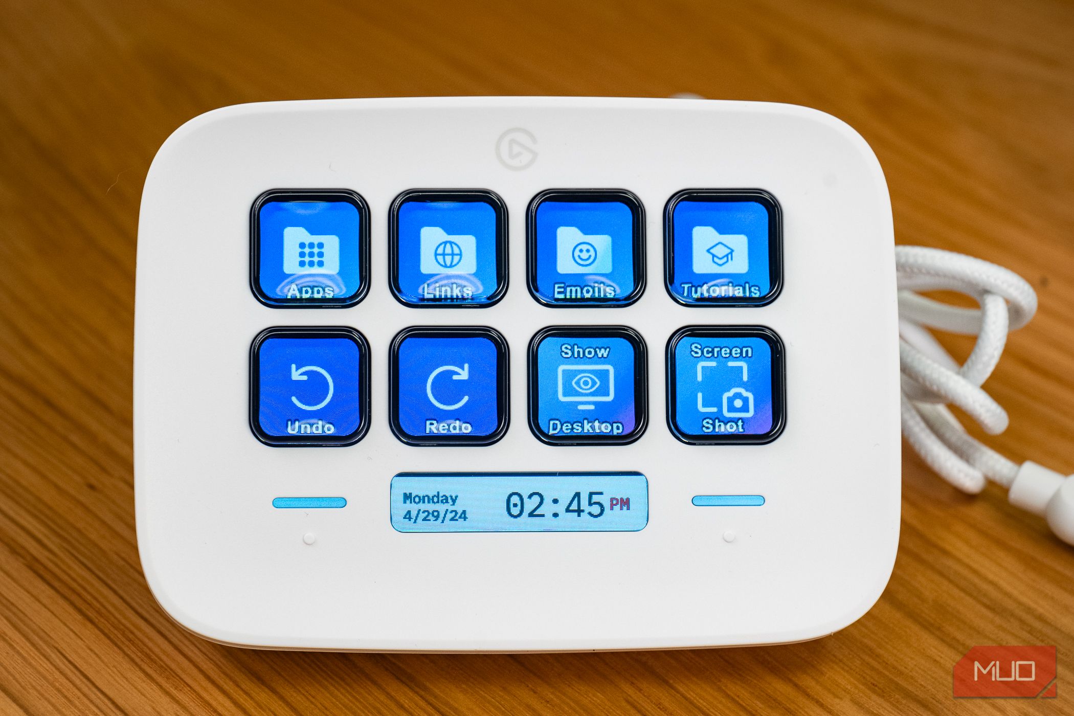 【美品】Elgato STREAM DECK NEO Amazon.com: Elgato Stream Deck Neo – 8 Customizable Keys, 2