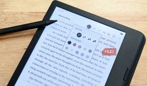 Stylus with the Kobo Libra Colour on desk