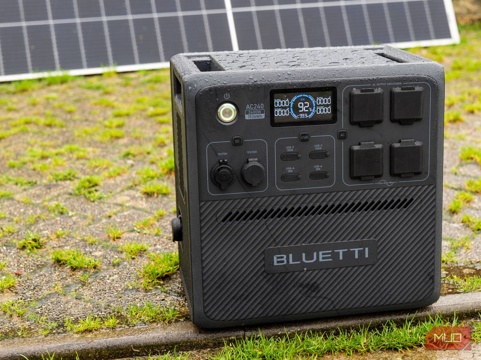 Bluetti Ac240 Power Station BLUETTI AC240 Portable Power Station  2400W,  1536Wh, IP65 Solar Generator (Refurbished) Bluetti Ac200