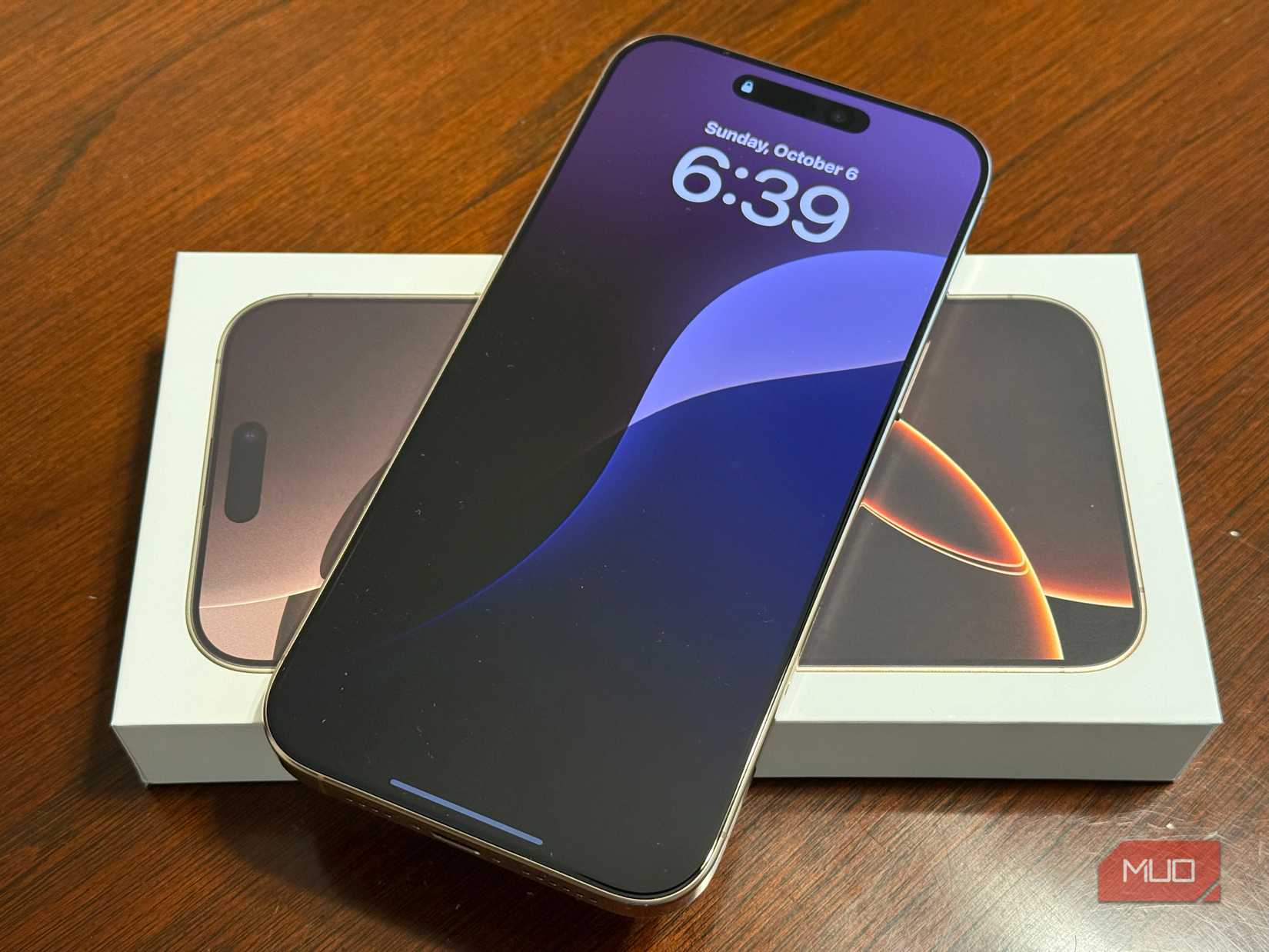 iPhone 16 Pro Max screensaver on desk
