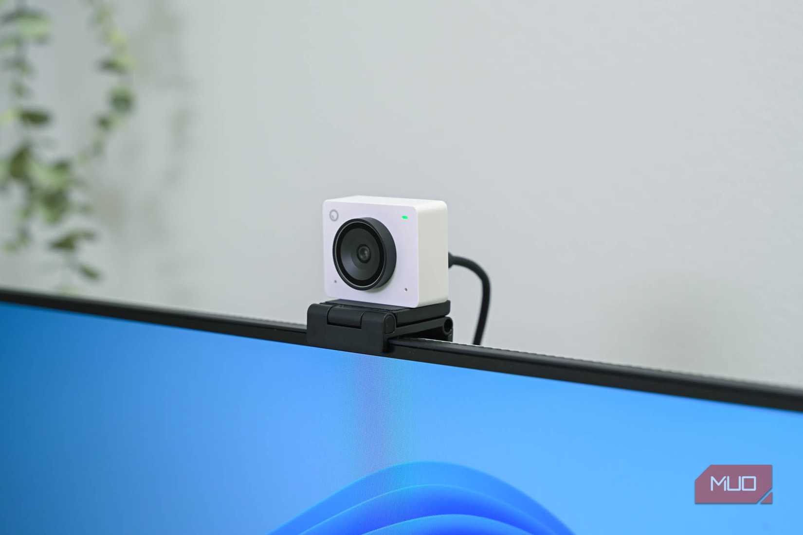 7 Surprising Devices That Work With Your Monitor’s USB Port