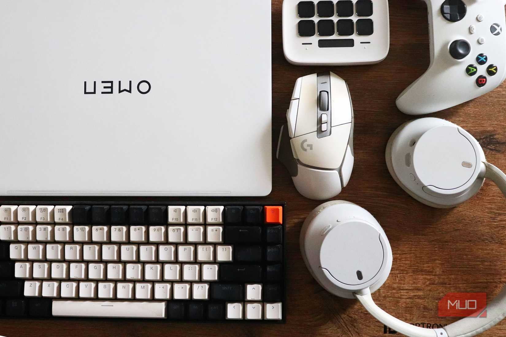 I built the ultimate work-from-home setup without going overboard