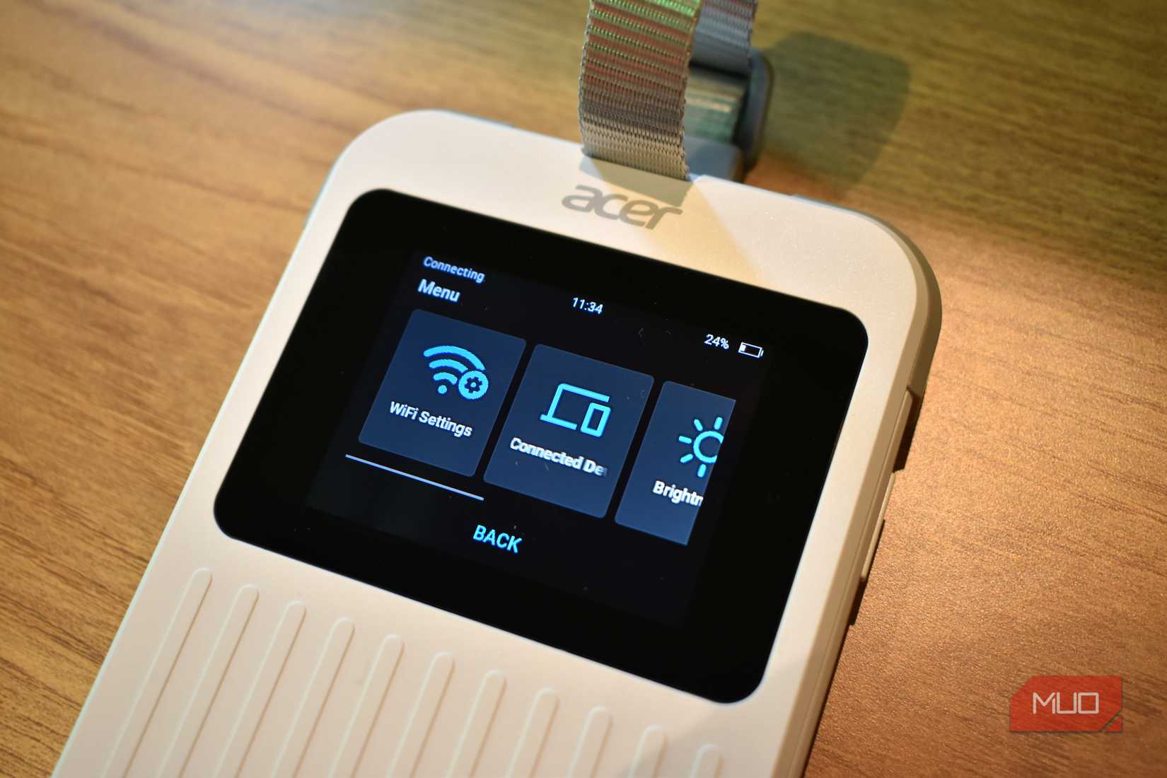 Close-up of the screen of the Acer connect m6e 5g Wi-Fi router