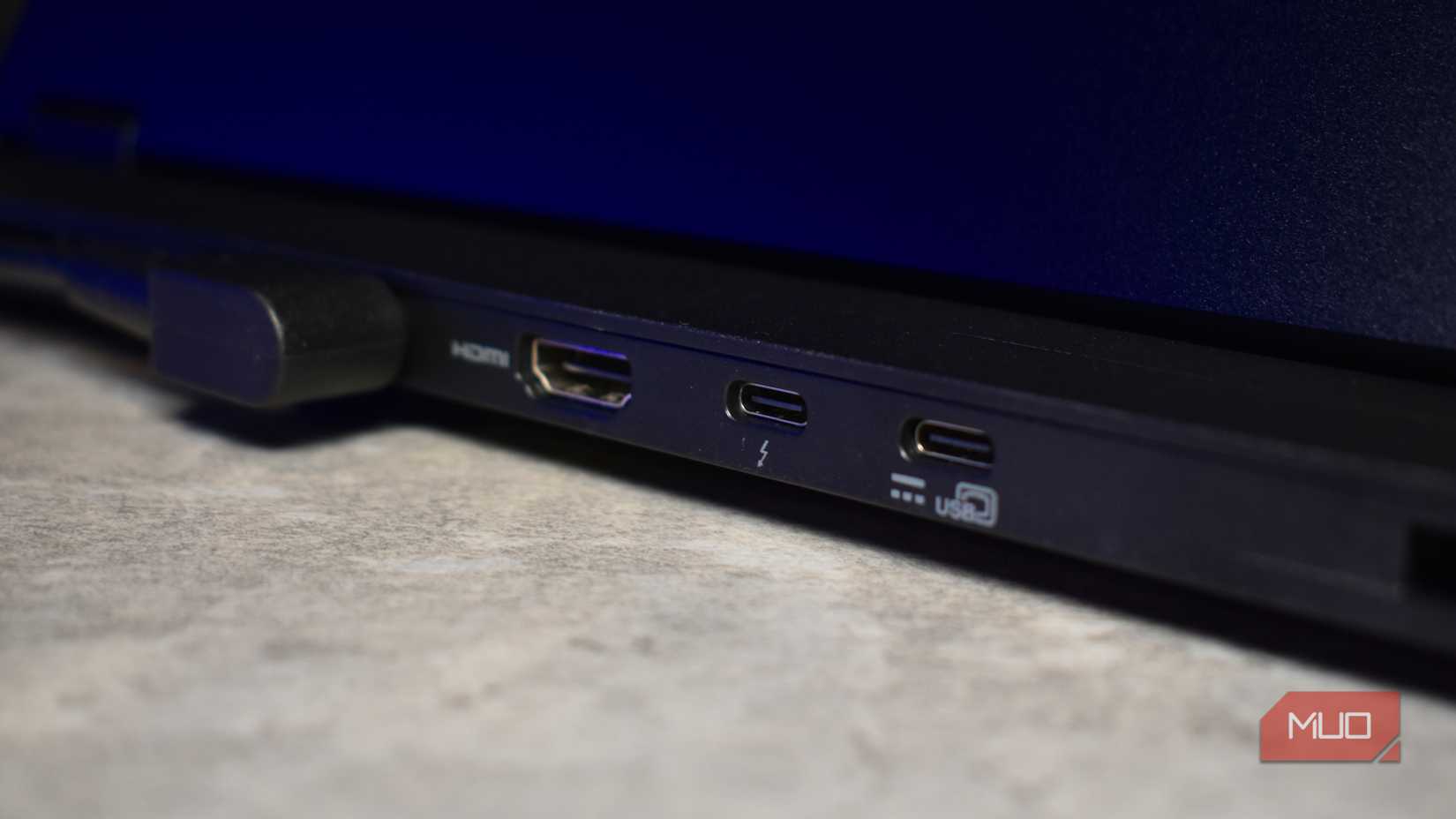 acer Predator Helios Neo 16S AI side ports with thunderbolt logo
