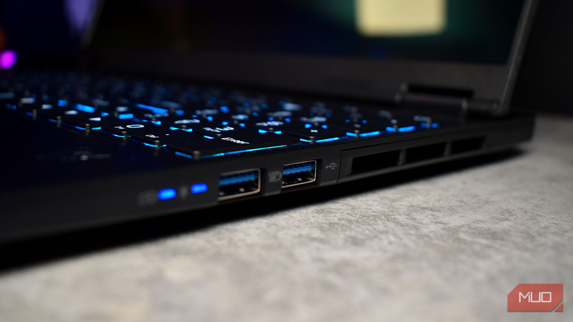 acer Predator Helios Neo 16S AI usb ports